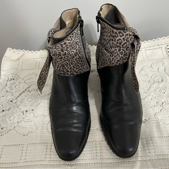 VINTAGE FRENCH LEOPARD BOW WEDGE BOOTS - Picture 4 of 6
